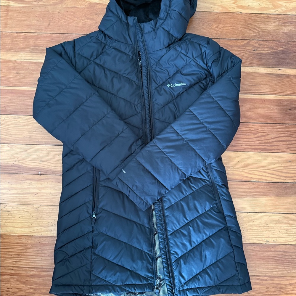 Columbia Women's Black Hooded Quilted Puffer Jacket